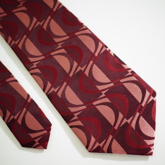 Arrow Red Abstract‎ Geometric Woven Silk Tie - Picture 1 of 7